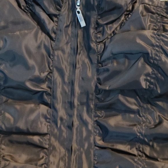 NEW Robert Kitchen Canada Womans Vest - Picture 6 of 6